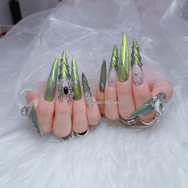 AME29 Nail グリーンのマグネットとスパイダー